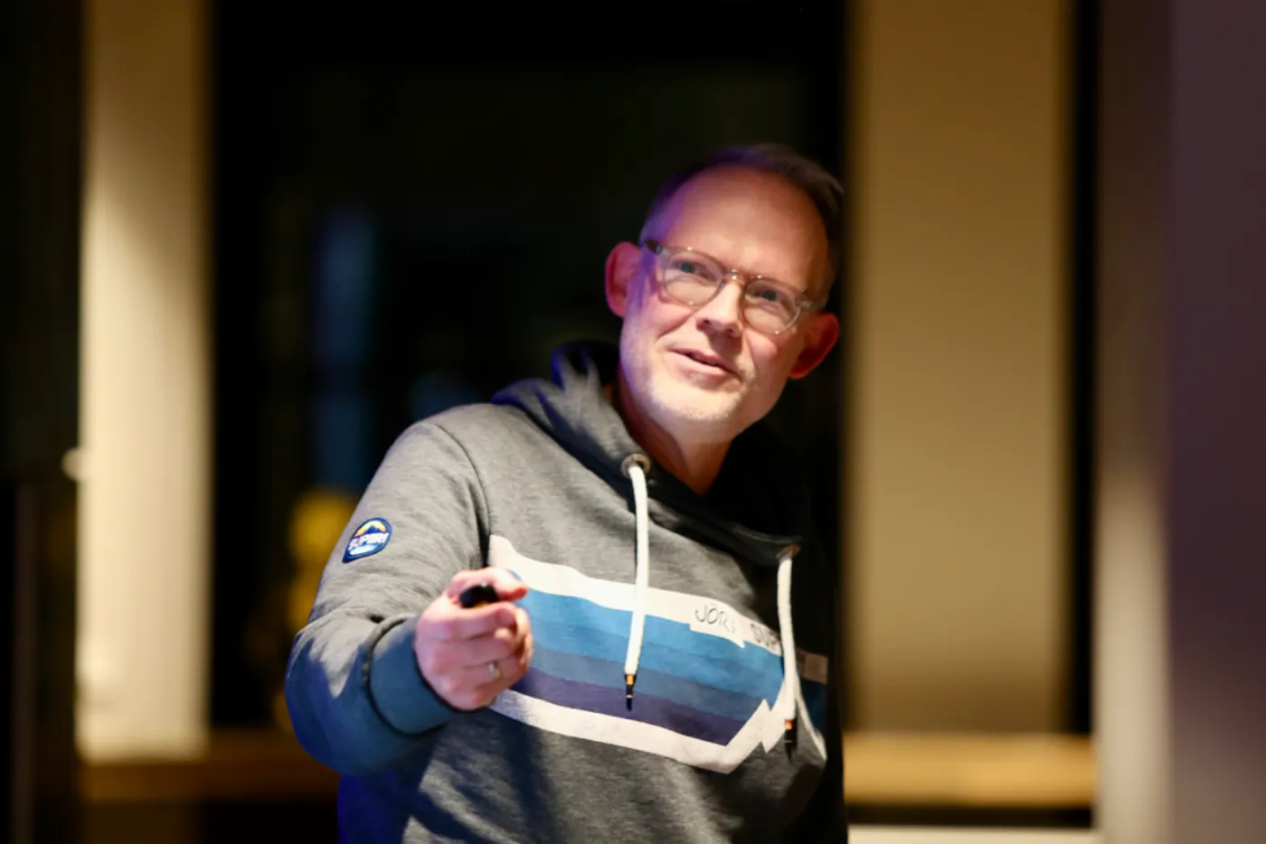 Speaker Daniel Hinderink präsentiert Multi-Agent Systems