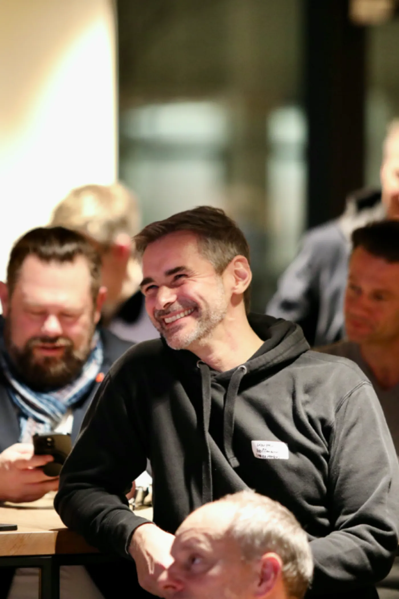 Speaker beim Lightning Talk auf der Bühne