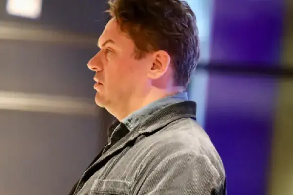 Teilnehmerin stellt eine Frage aus dem Publikum