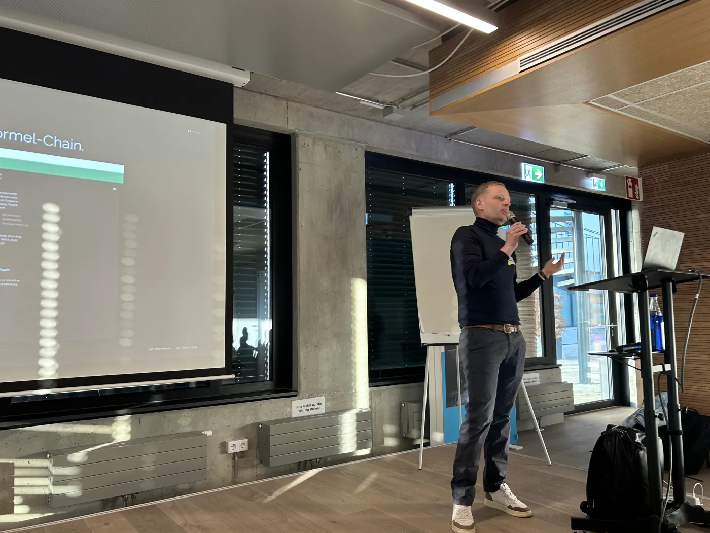 Jan Wichmann beim Lightning Talk zu Claude Code in Finance
