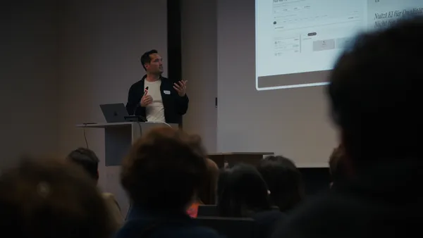Jens Franke (nion digital) beim Lightning Talk an der Hochschule München
