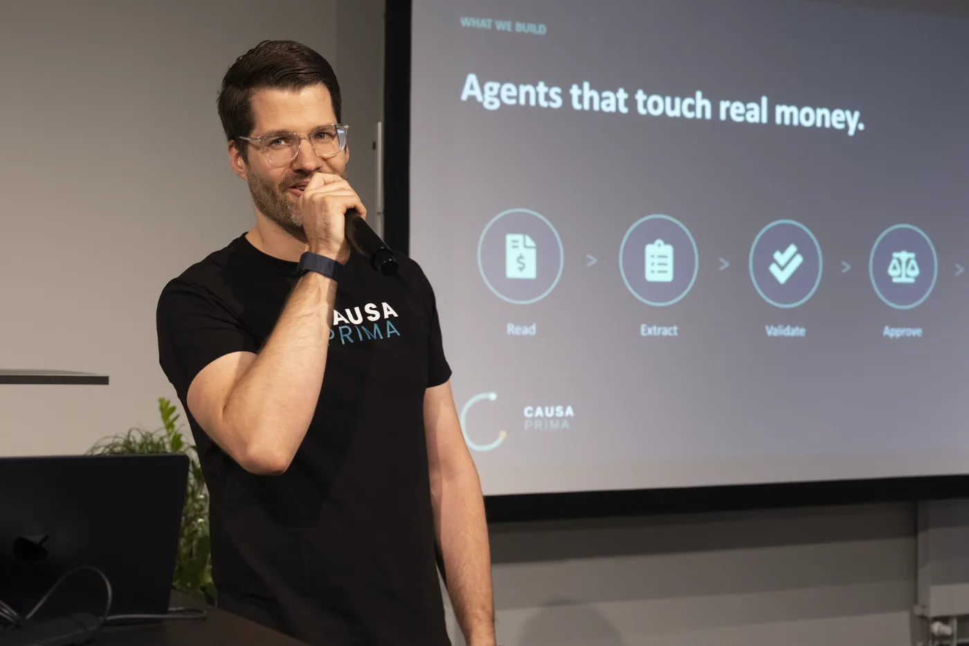 Talk zu Multi-Agent-Finance-Pipelines – „Agents that touch real money“